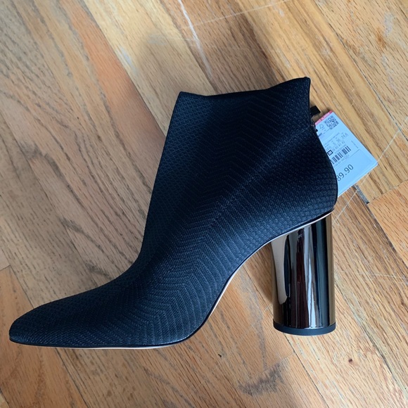 Zara Shoes - Black shock ankle boots Zara Shoes - Black shock ankle boots